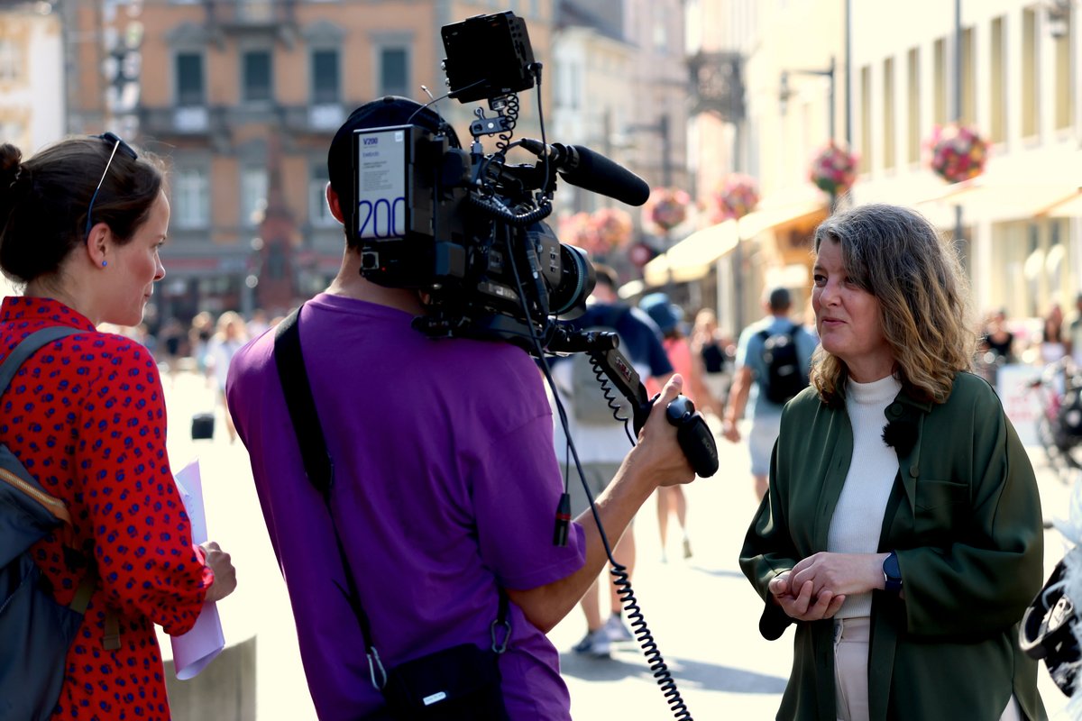 Dreharbeiten für die Sendung "Doc Fischer", Britta Renner im Interview mit dem SWR-Team ©AG Renner BIOJS