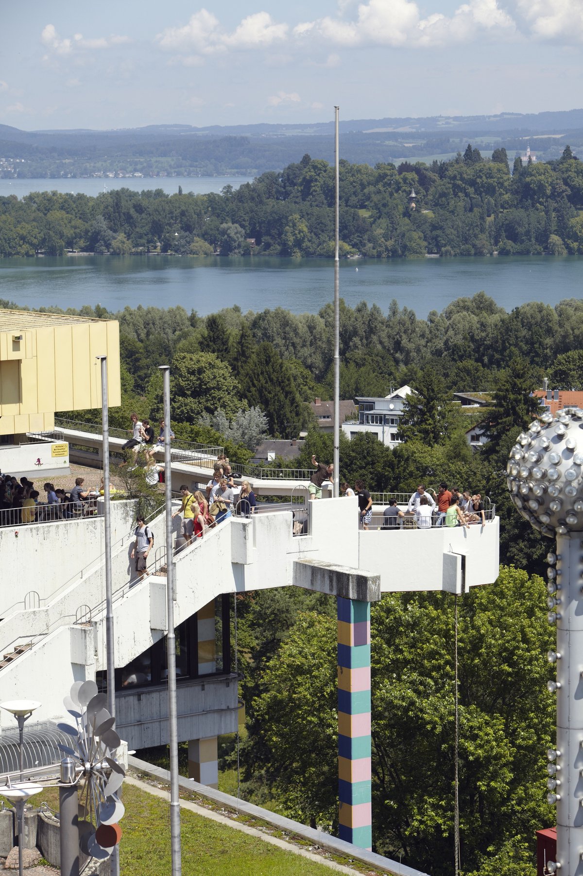 Blick auf die Uni-Terrasse und Mainau